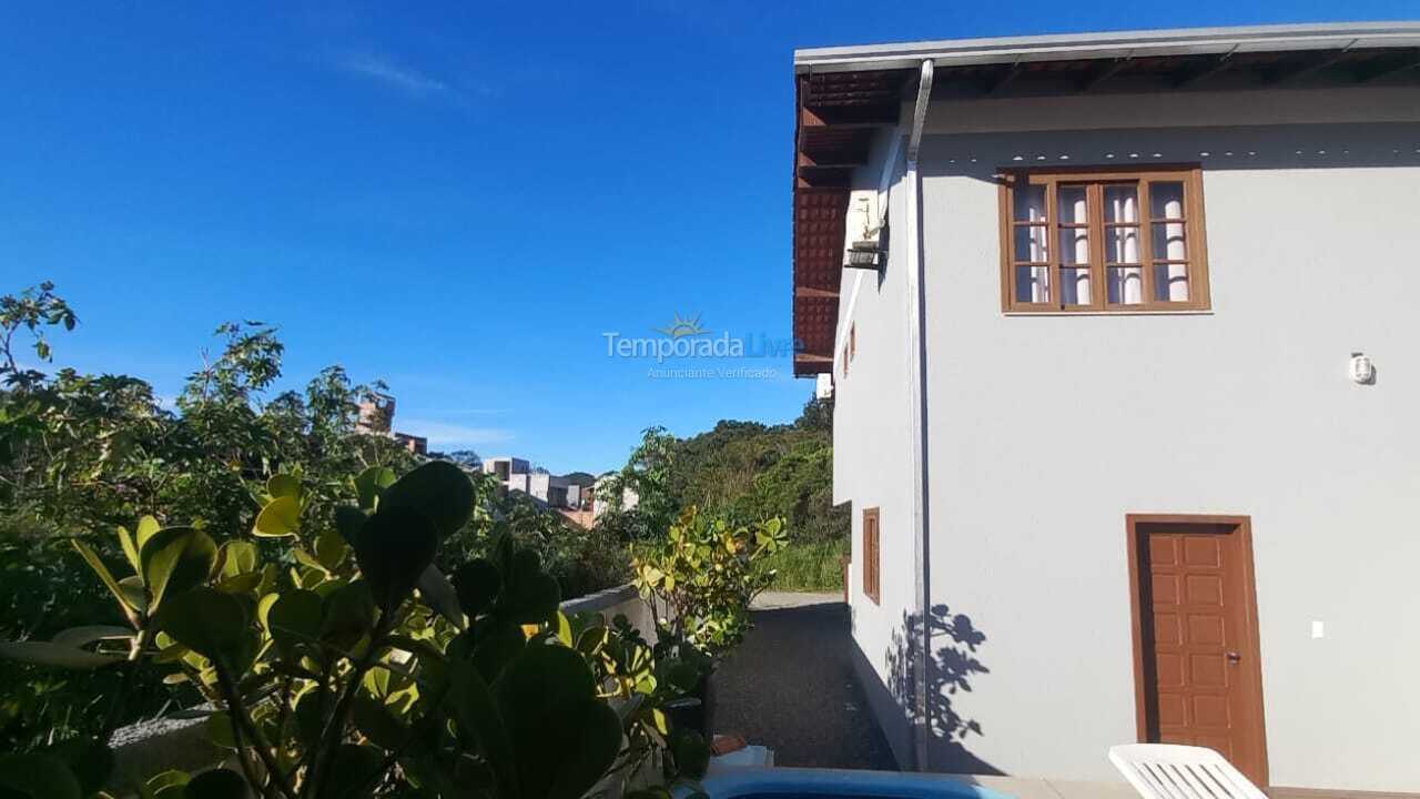 Casa para aluguel de temporada em Bombinhas (Mariscal)