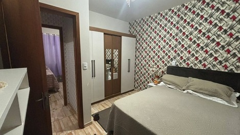 Se alquila casa en Bombinhas a 150 metros de la playa.