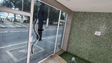 Acesso à praia, no térreo com ducha e banheiro 