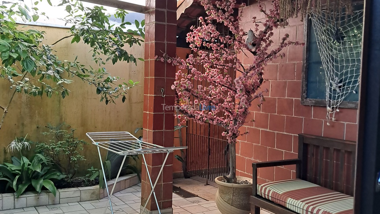 House for vacation rental in Mongaguá (Balneario Itaoca)