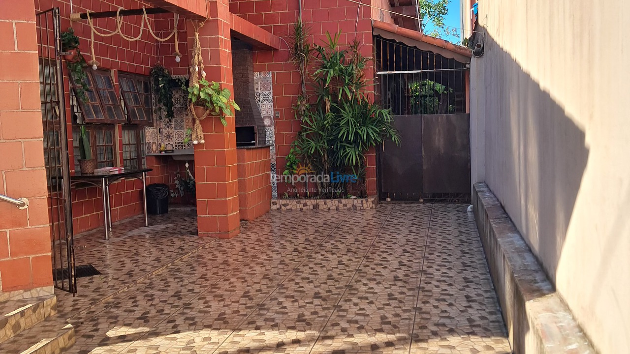 House for vacation rental in Mongaguá (Balneario Itaoca)