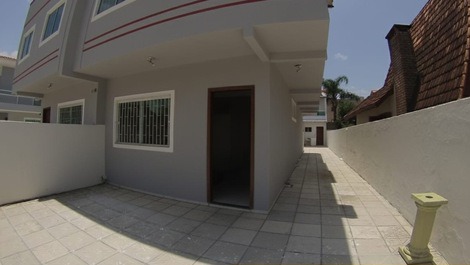 4-bedroom house with pool