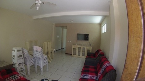 4-bedroom house with pool