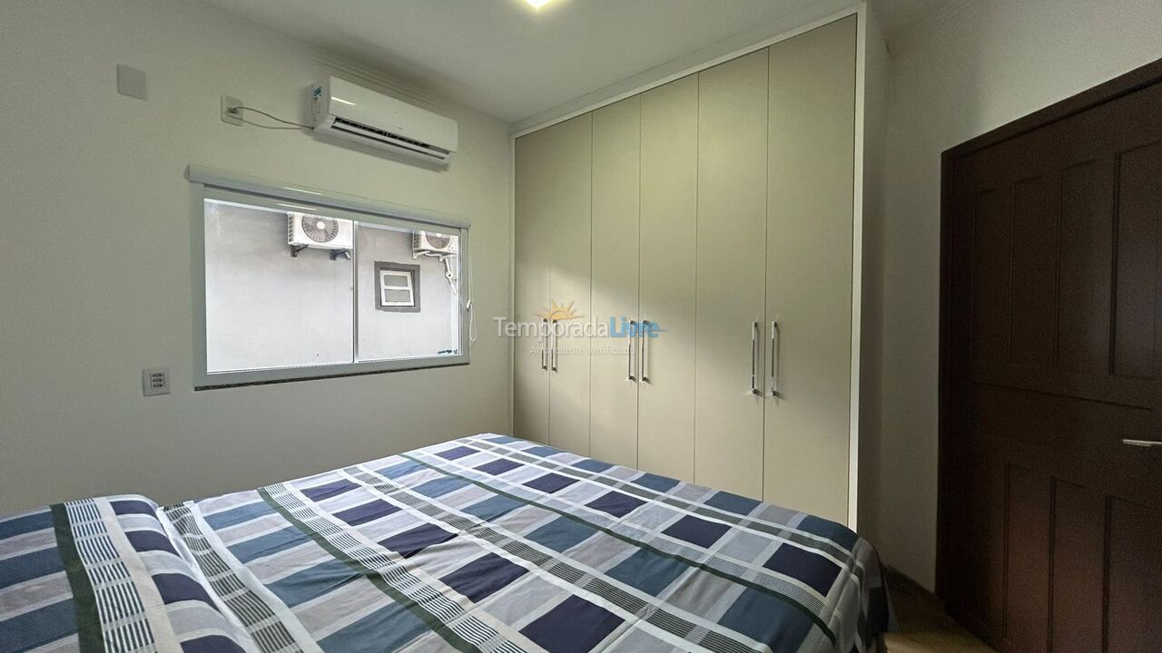 Casa para aluguel de temporada em Bombinhas (Praia de Zimbros)