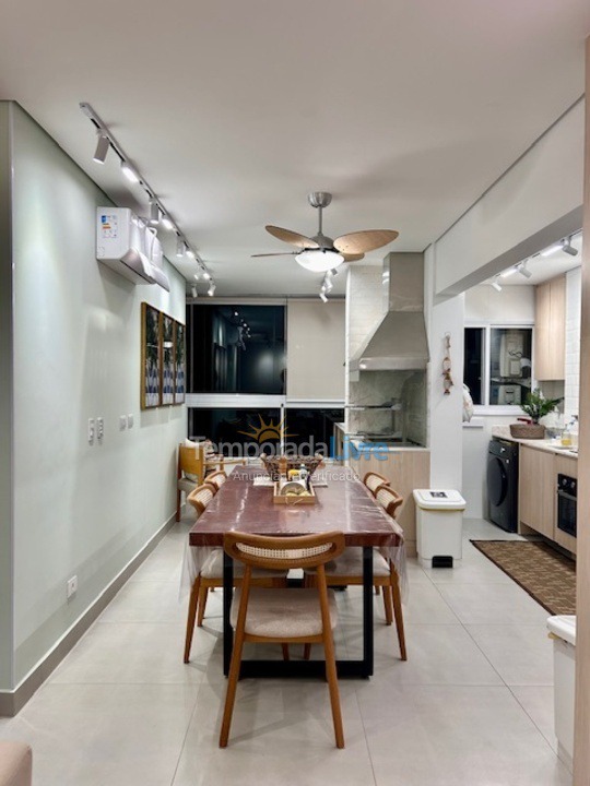 Apartamento para aluguel de temporada em Caraguatatuba (Massaguaçu)