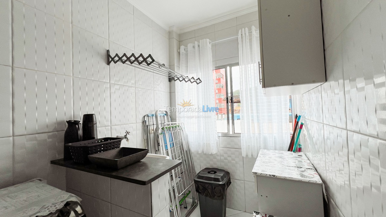 Apartamento para aluguel de temporada em Ubatuba (Praia das Toninhas)