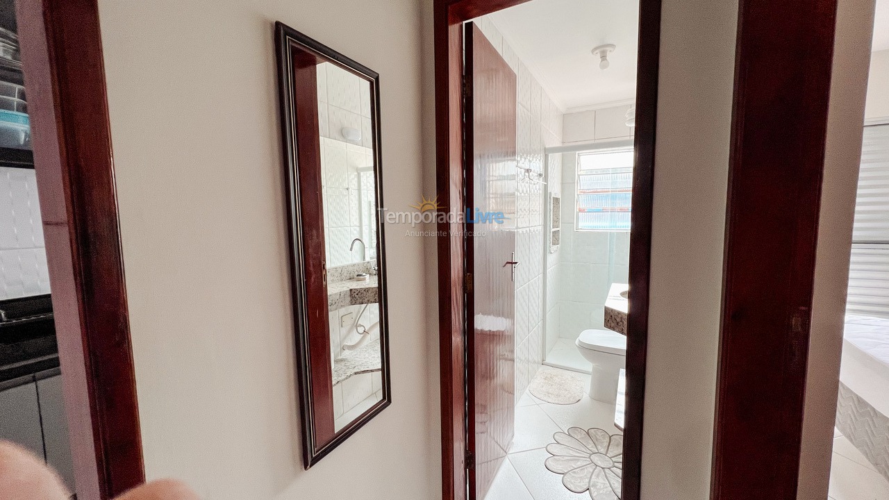 Apartamento para aluguel de temporada em Ubatuba (Praia das Toninhas)