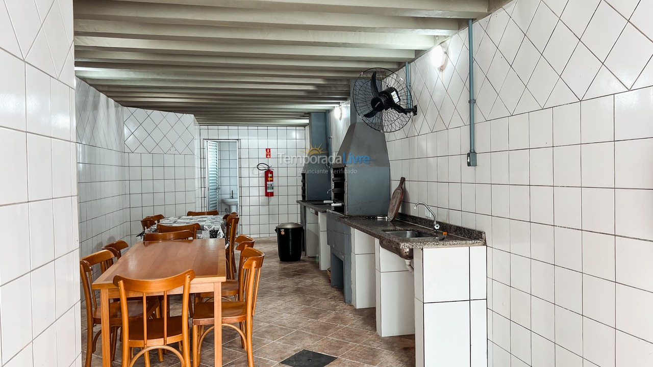 Apartamento para aluguel de temporada em Ubatuba (Praia das Toninhas)