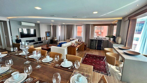 Ed. Number One: 4 quartos frente mar // churrasqueira // 3 vagas