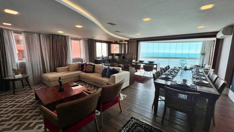 Ed. Number One: 4 quartos frente mar // churrasqueira // 3 vagas