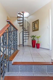 Casa frente a la playa con 4 suites y piscina en la playa Daniela - Alquiler vacacional