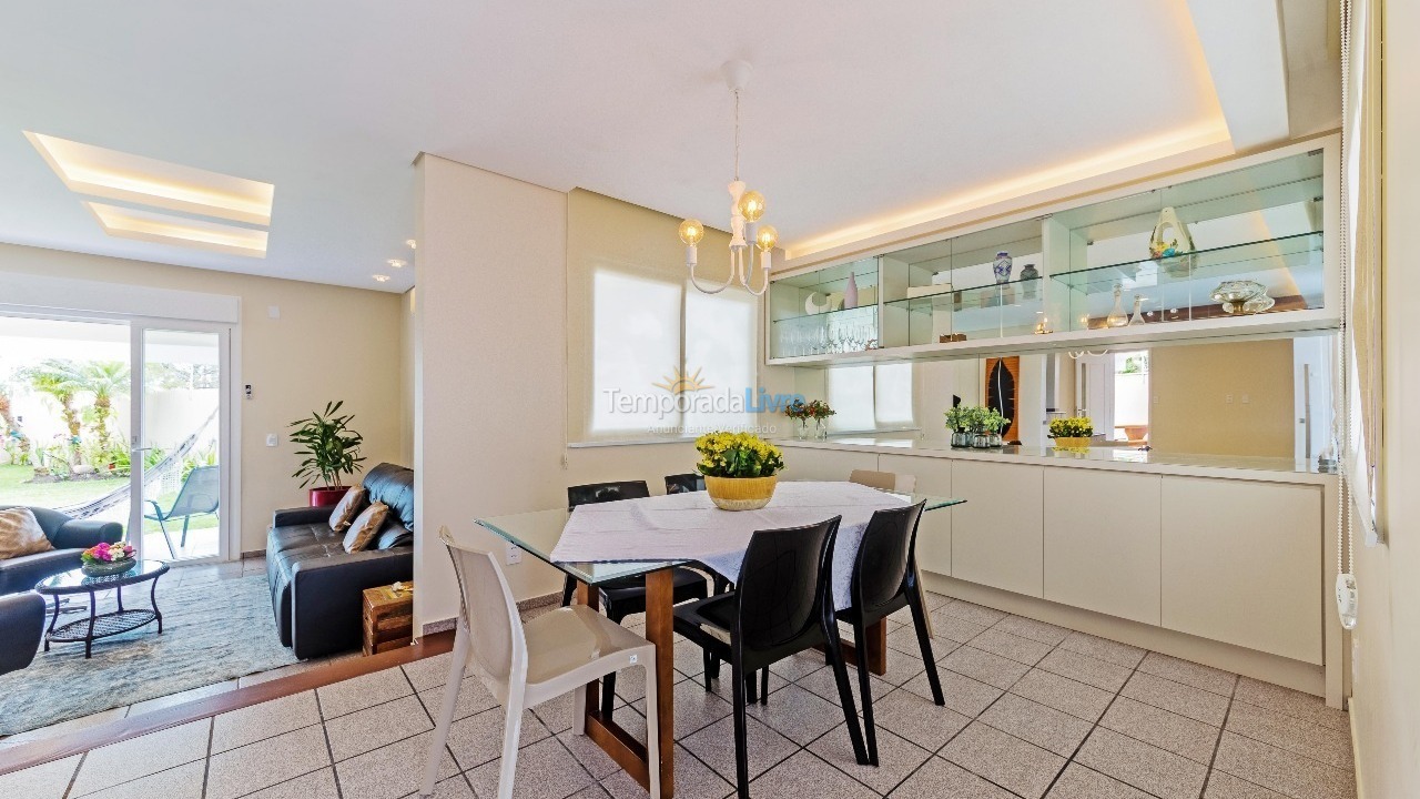 Casa para alquiler de vacaciones em Florianópolis (Praia da Daniela)