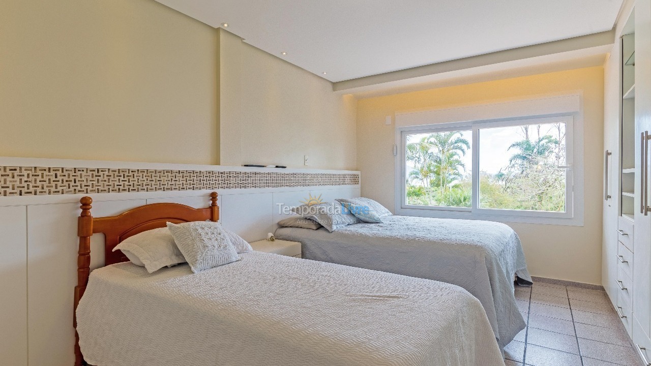 Casa para alquiler de vacaciones em Florianópolis (Praia da Daniela)