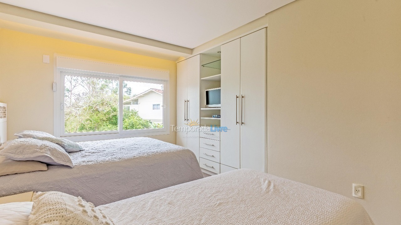 Casa para alquiler de vacaciones em Florianópolis (Praia da Daniela)