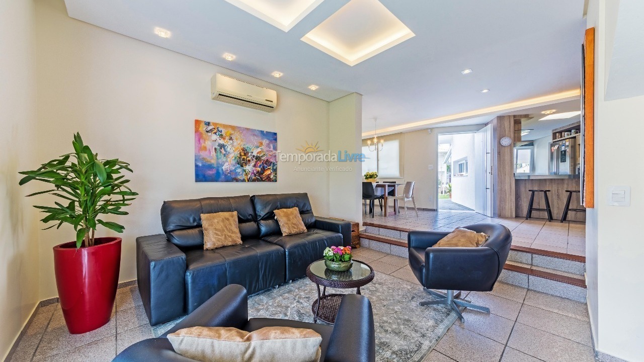 Casa para alquiler de vacaciones em Florianópolis (Praia da Daniela)