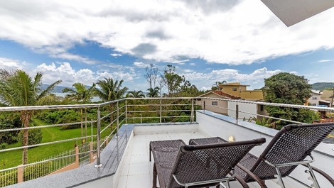 Casa frente a la playa con 4 suites y piscina en la playa Daniela - Alquiler vacacional