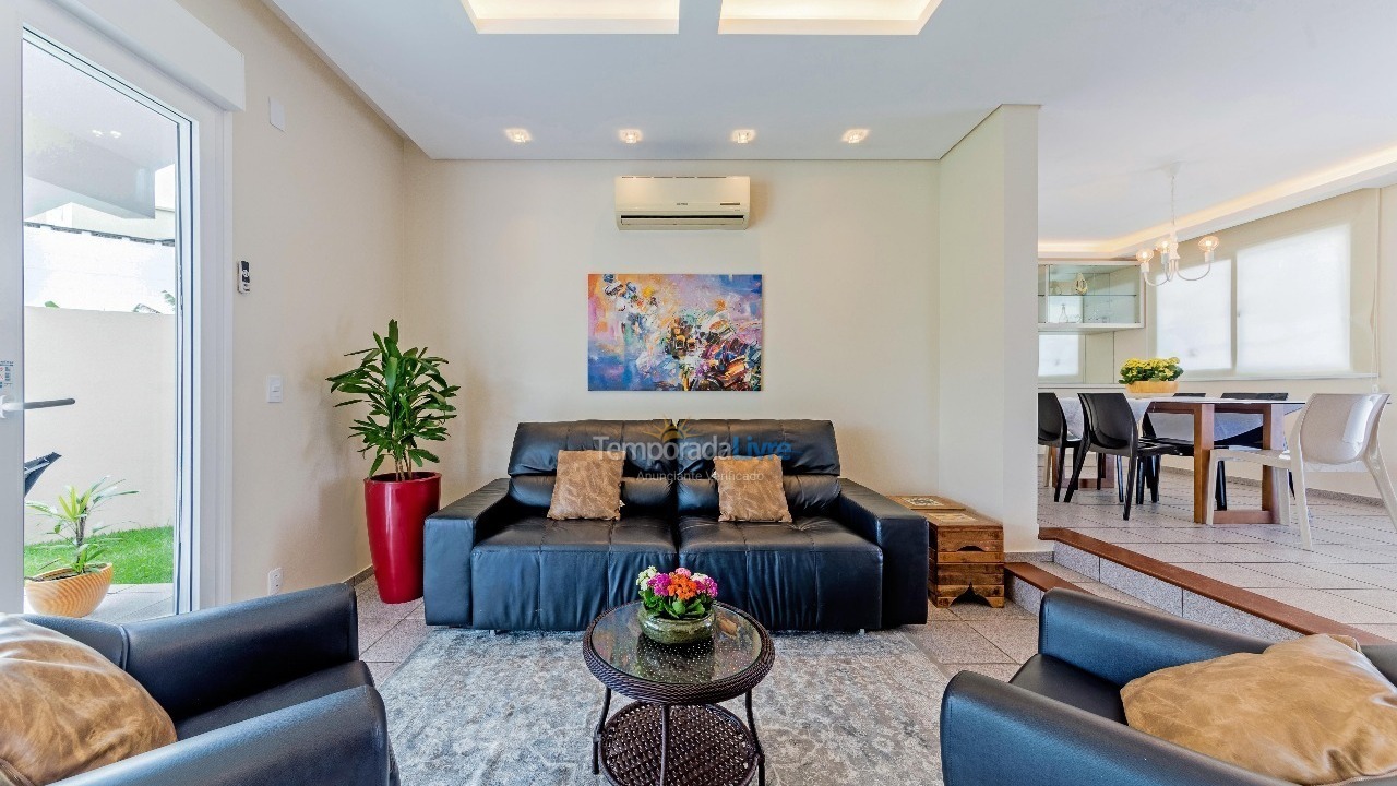 Casa para alquiler de vacaciones em Florianópolis (Praia da Daniela)