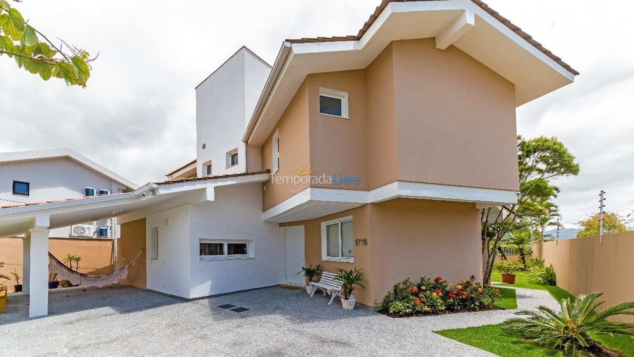 Casa para alquiler de vacaciones em Florianópolis (Praia da Daniela)