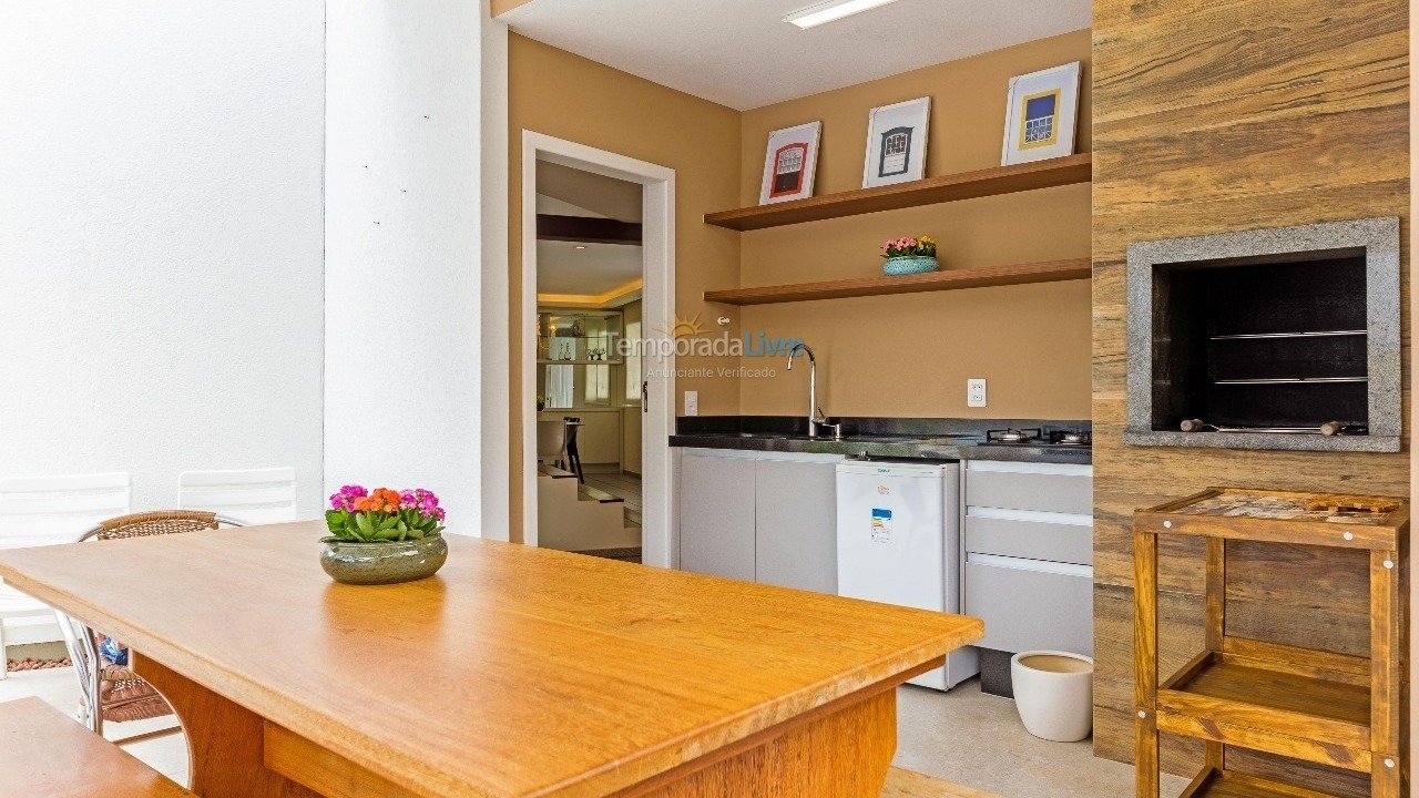 Casa para alquiler de vacaciones em Florianópolis (Praia da Daniela)