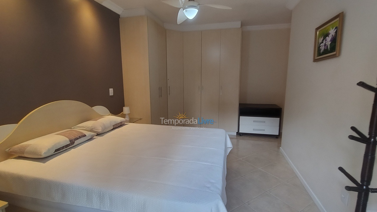 Apartment for vacation rental in Itapema (Meia Praia)