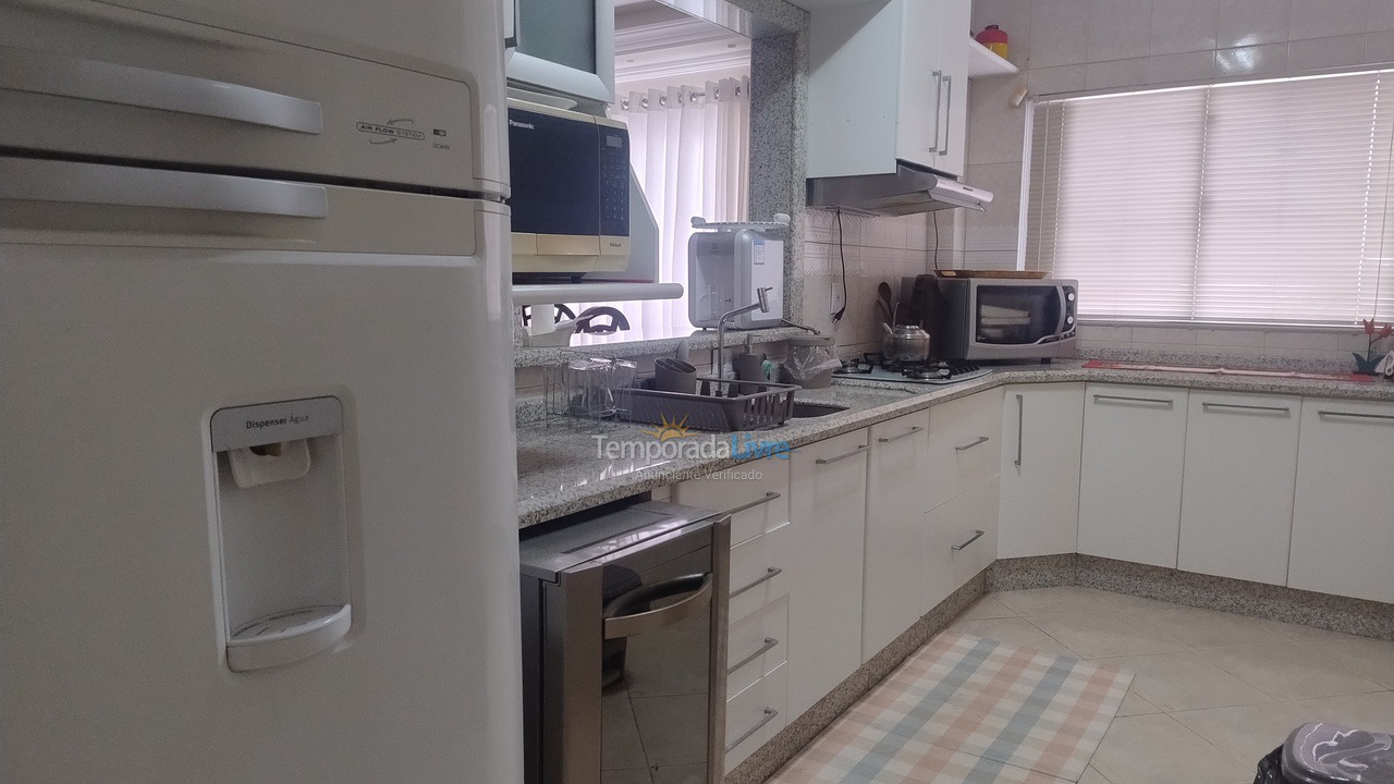 Apartment for vacation rental in Itapema (Meia Praia)