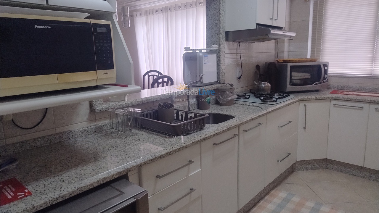 Apartment for vacation rental in Itapema (Meia Praia)