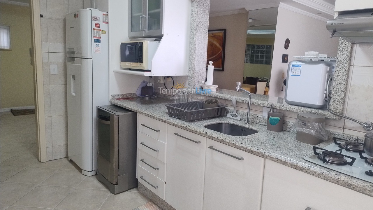 Apartment for vacation rental in Itapema (Meia Praia)