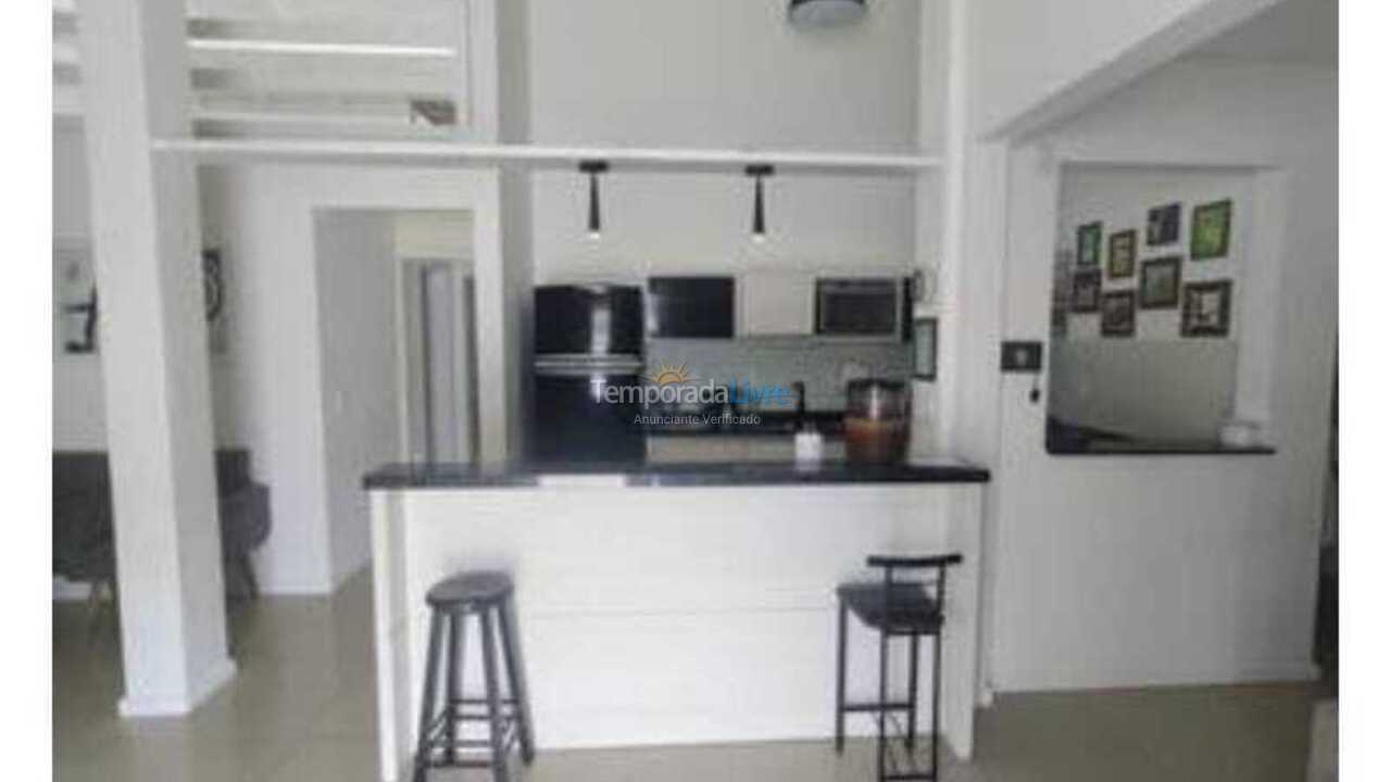 Casa para aluguel de temporada em Florianopolis (Canasvieiras)