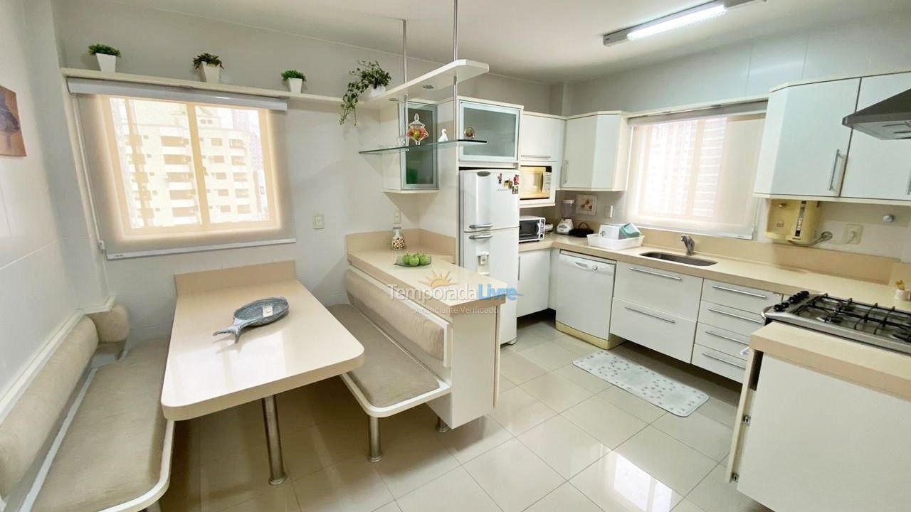 Apartamento para alquiler de vacaciones em Balneário Camboriú (Praia Central)