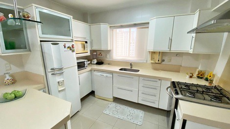 Ed. Márcia: 3 habitaciones // a una cuadra de la playa // balcón // wifi