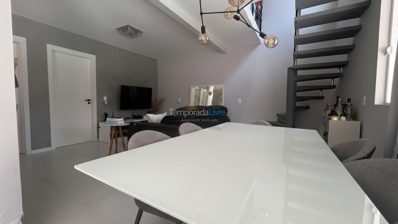 Casa para aluguel de temporada em Porto Belo (Perequê)