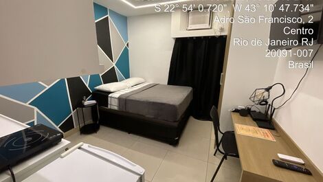 Estudio con piscina y aire acondicionado en el centro de Río.