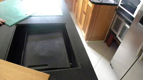 Coverage on the big beach for 10 people.