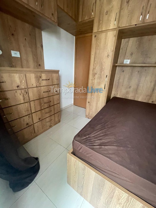 Apartamento para aluguel de temporada em Praia Grande (Guilhermina)