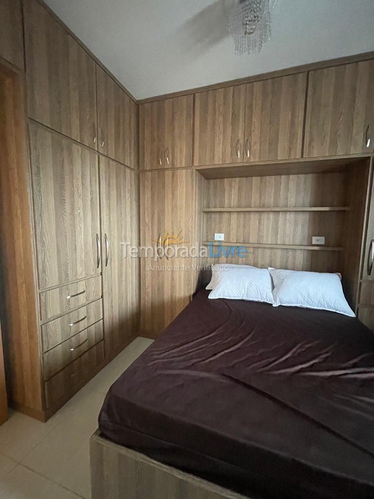 Apartamento para aluguel de temporada em Praia Grande (Guilhermina)