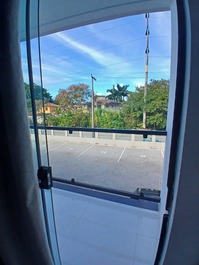 Flat de luxo com 3 suítes na Praia de Taperapuan