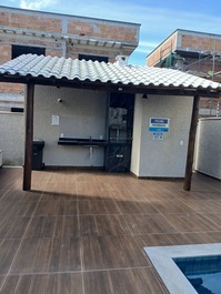 Flat de luxo com 3 suítes na Praia de Taperapuan