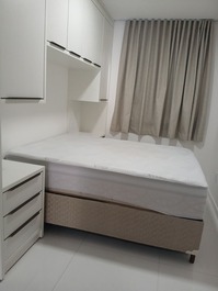 Flat de luxo com 3 suítes na Praia de Taperapuan