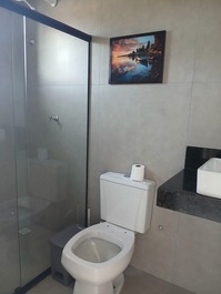 Flat de luxo com 3 suítes na Praia de Taperapuan