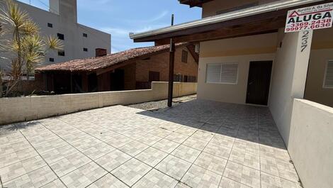Two bedroom townhouse 200 meters from the beach in the center of Bombinhas
