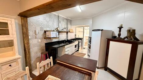 Alquiler de temporada en Ed. Tatiane: 2 habitaciones // terraza privada