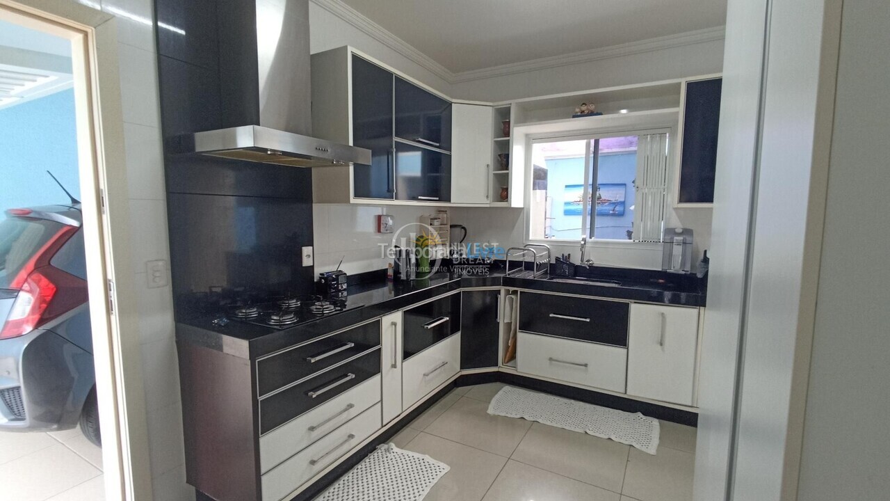 House for vacation rental in Itapema (Meia Praia)