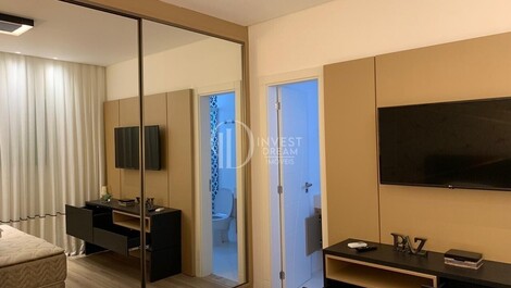 Beachfront property for rent for 9 people, 3 suites, 3 parking spaces.