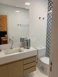 Beachfront property for rent for 9 people, 3 suites, 3 parking spaces.