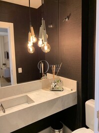 Beachfront property for rent for 9 people, 3 suites, 3 parking spaces.