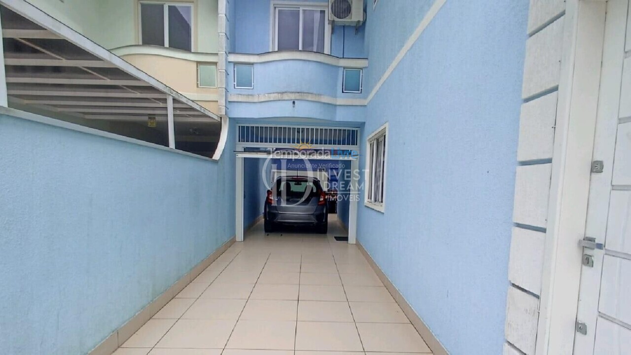 House for vacation rental in Itapema (Meia Praia)