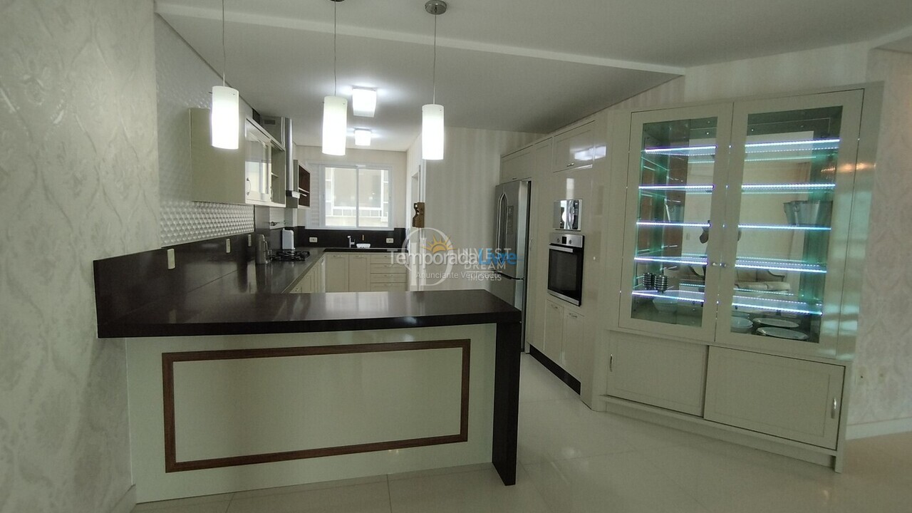 Apartment for vacation rental in Itapema (Meia Praia)