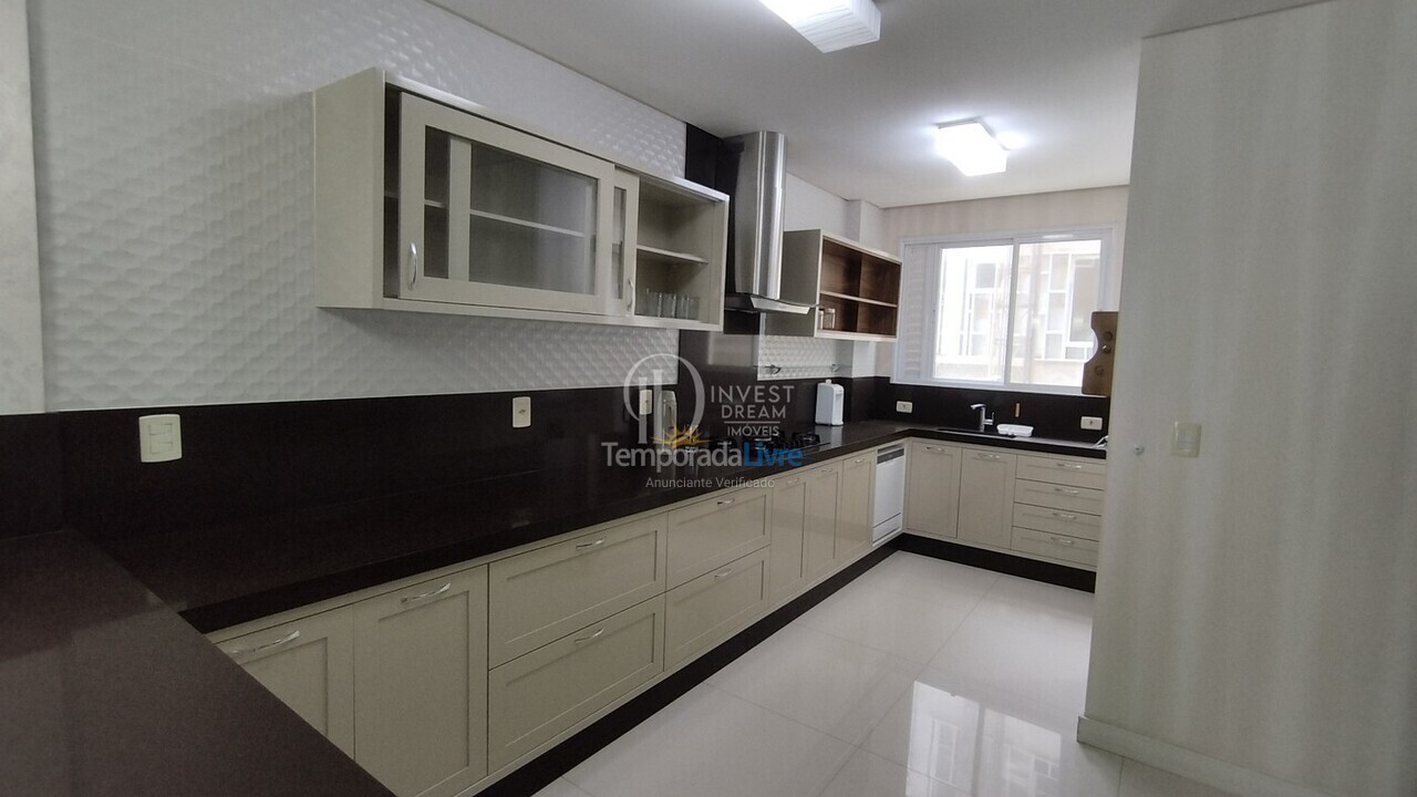 Apartment for vacation rental in Itapema (Meia Praia)