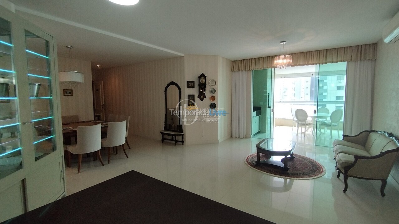 Apartment for vacation rental in Itapema (Meia Praia)