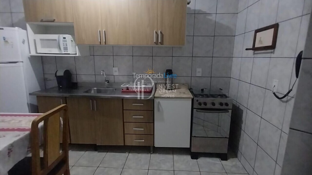 Apartamento para aluguel de temporada em Itapema (Meia Praia)